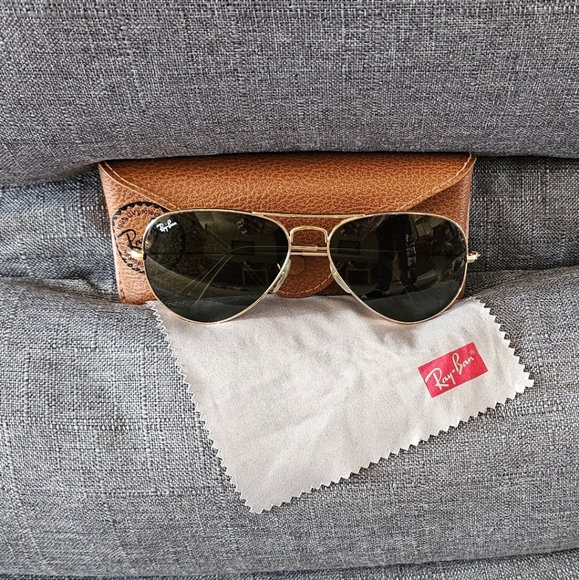 Ray Ban Aviator Sunglasses - Picture 5 of 7